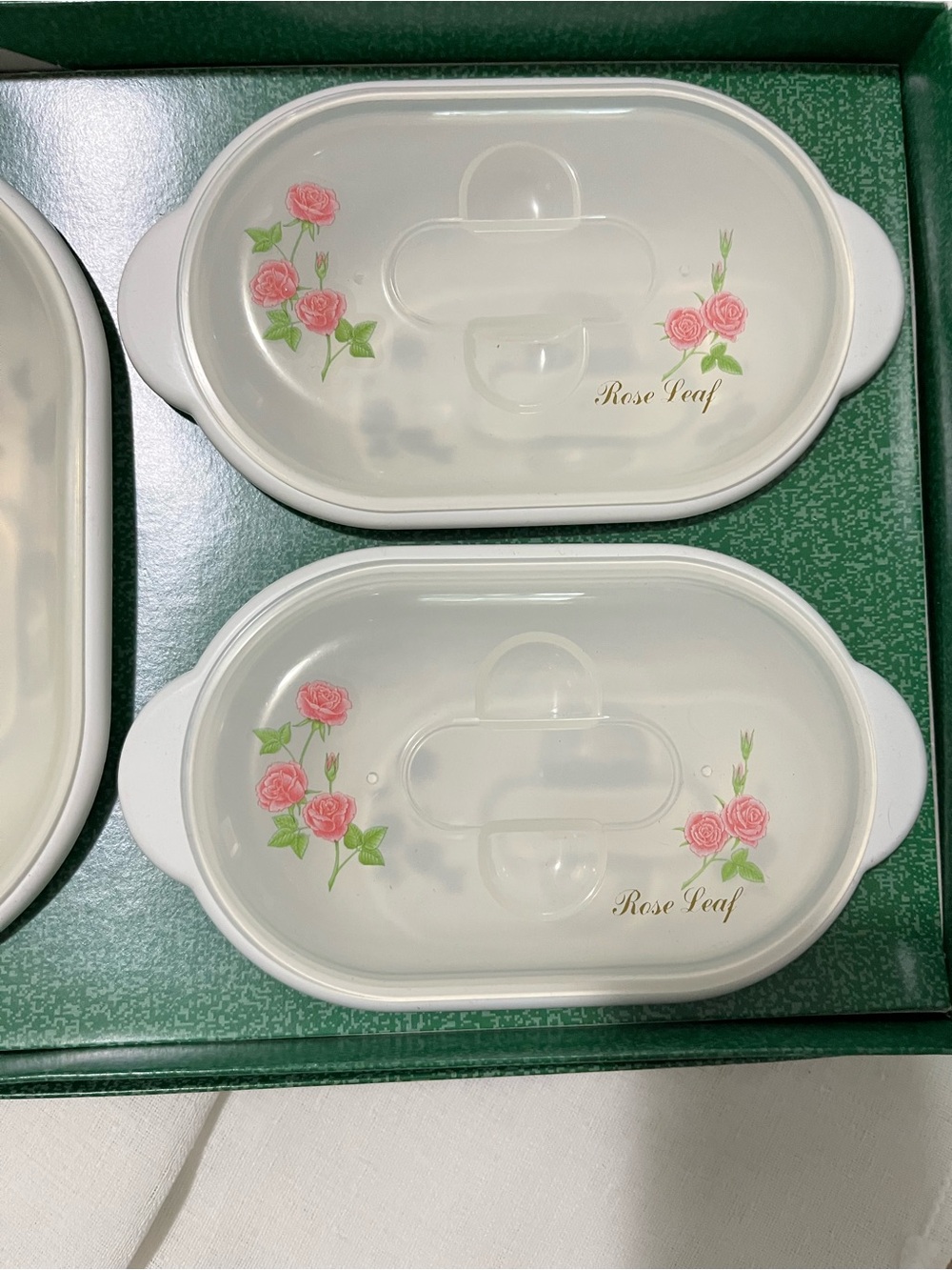 Rose Leaf pattern food storage containers in box - Picture 2 of 7